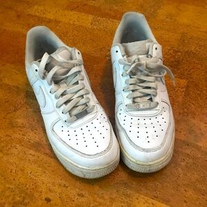 Nike Air White Tennis Shoes; Mens 8.5